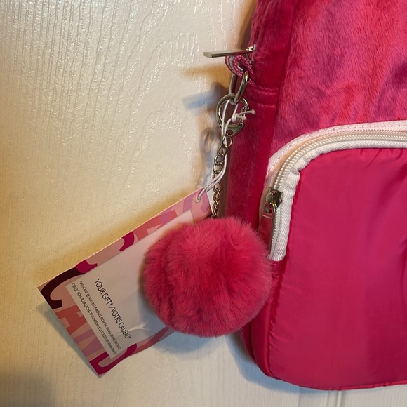 Ariana Grande Laptop Case - Picture 6 of 7